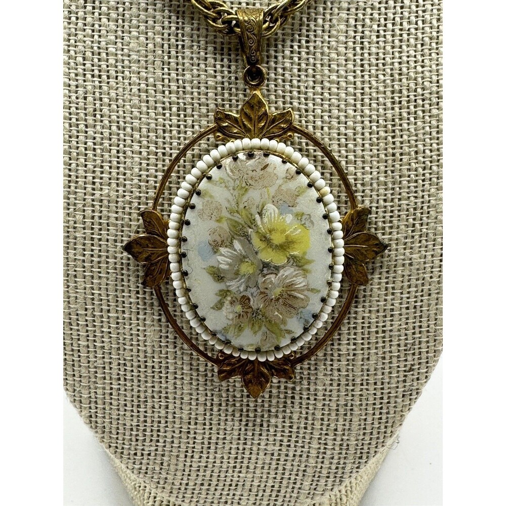 Vintage Miriam Haskell Gold Tone Chain Flower Bouquet Cameo Pendant Necklace